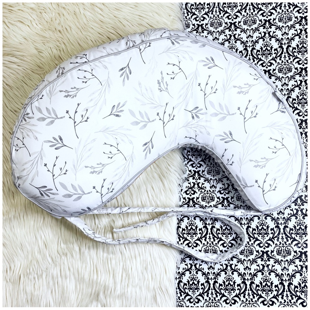 NWT Boppy : gray cream leaf print maternity uplift nursing breastfeeding pillow - Picture 2 of 13